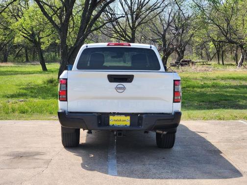 Glacier White 2022 Nissan Frontier S