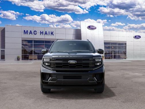 Agate Black 2027 Ford Expedition Platinum