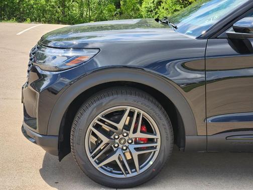 Agate Black Metallic 2026 Ford Explorer ST
