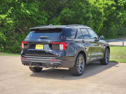 Agate Black Metallic 2026 Ford Explorer ST