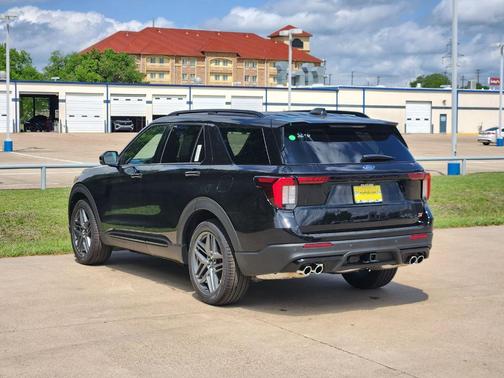 Agate Black Metallic 2026 Ford Explorer ST