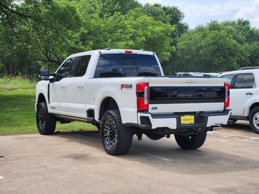 White Metallic 2025 Ford F-250 Platinum