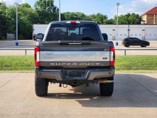 Magnetic 2019 Ford F-250 Platinum