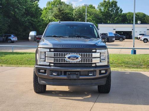 Magnetic 2019 Ford F-250 Platinum