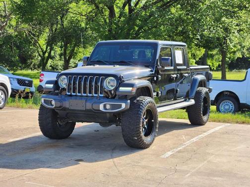 Black Clearcoat 2020 Jeep Gladiator Overland