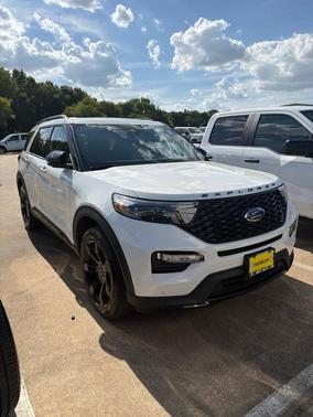 White Metallic 2023 Ford Explorer ST