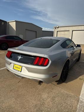 2016 Ford Mustang V6