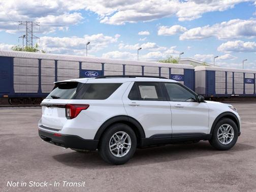 Star White 2027 Ford Explorer