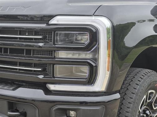 2025 Ford F-250 Platinum