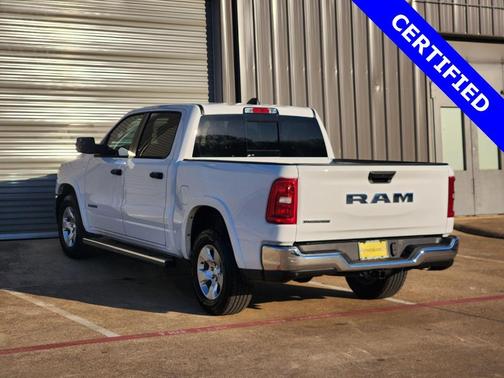 Bright White Clearcoat 2025 RAM 1500 Big Horn/Lone Star