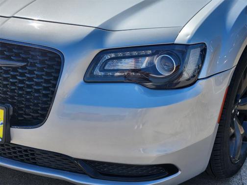 2022 Chrysler 300 Touring
