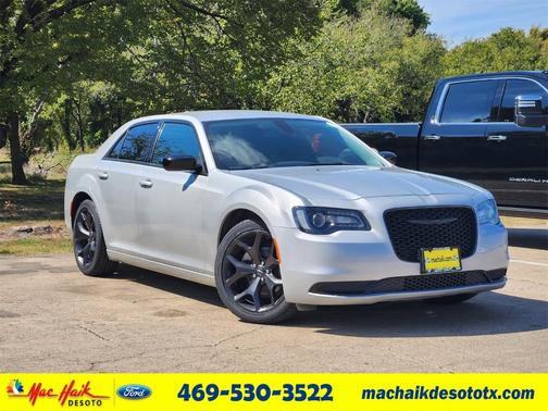 2022 Chrysler 300 Touring
