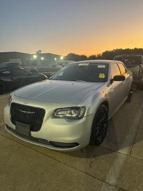 2022 Chrysler 300 Touring