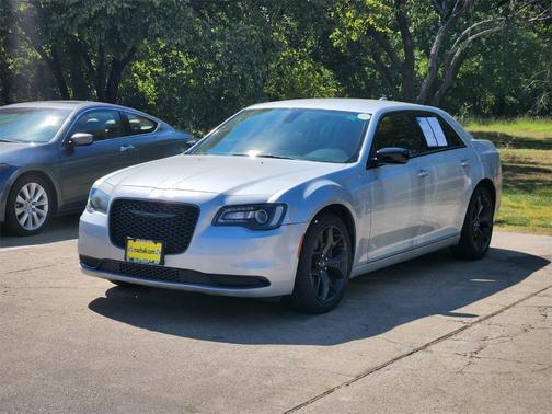 2022 Chrysler 300 Touring
