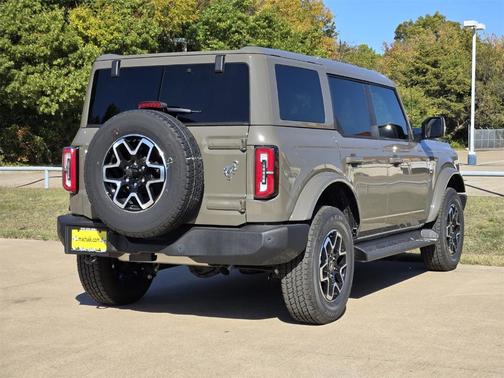 2025 Ford Bronco Outer Banks