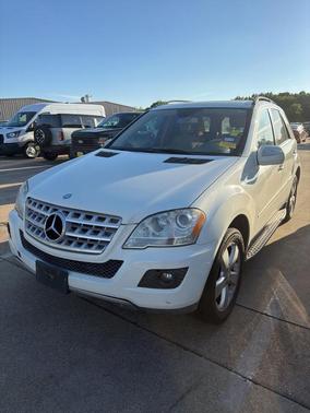 Arctic White 2010 Mercedes-Benz M-Class ML 350
