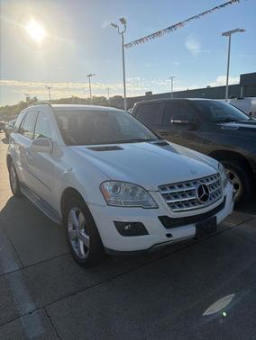 Arctic White 2010 Mercedes-Benz M-Class ML 350