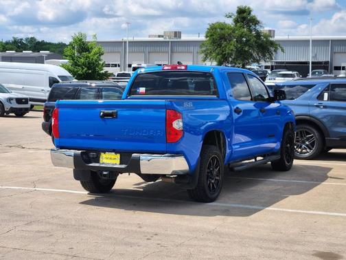 Voodoo Blue 2020 Toyota Tundra SR5