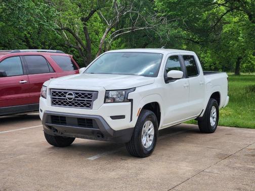 Glacier White 2024 Nissan Frontier SV