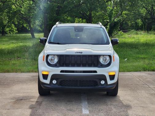 Alpine White Clearcoat 2023 Jeep Renegade Altitude