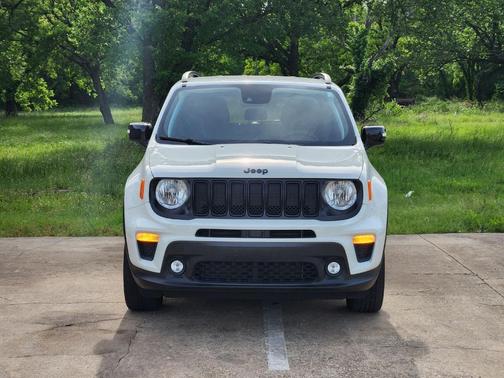 Alpine White Clearcoat 2023 Jeep Renegade Altitude