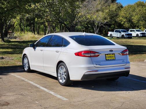 2020 Ford Fusion SE
