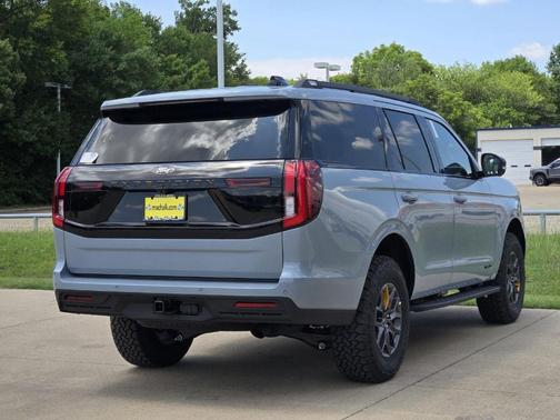 Glacier Gray Metallic 2026 Ford Expedition Tremor