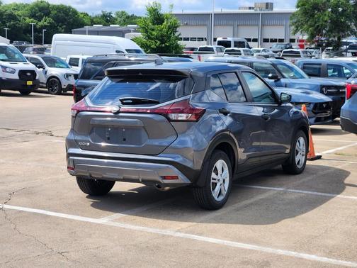 Gun Metallic 2023 Nissan Kicks S