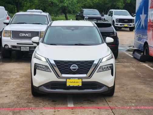 White 2023 Nissan Rogue SV