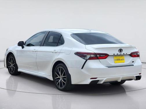 Ice 2024 Toyota Camry SE
