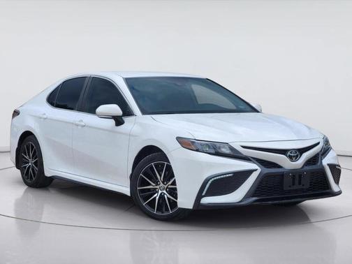 Ice 2024 Toyota Camry SE
