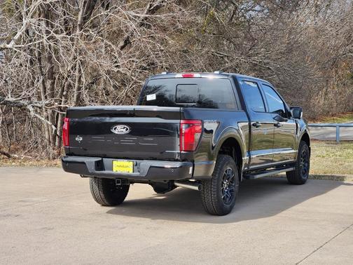 Agate Black Metallic 2026 Ford F-150 XLT