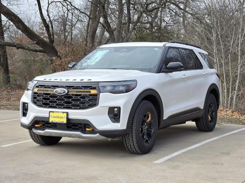Star White 2026 Ford Explorer Tremor