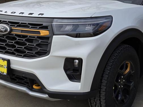 Star White 2026 Ford Explorer Tremor