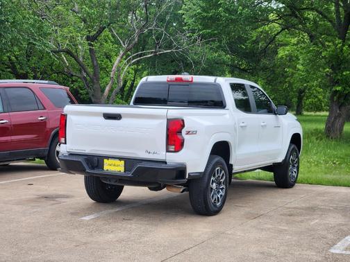 Summit White 2023 Chevrolet Colorado Z71