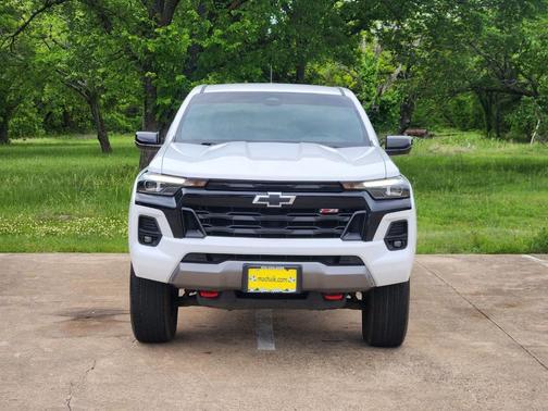 Summit White 2023 Chevrolet Colorado Z71
