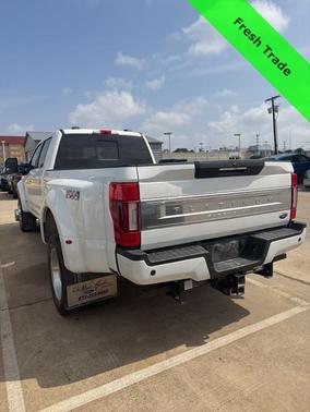 White 2022 Ford F-450 Platinum