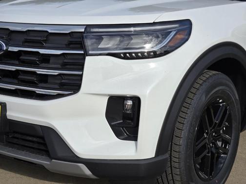 Star White 2026 Ford Explorer Active