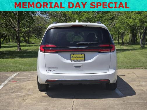 2021 Chrysler Pacifica Touring-L