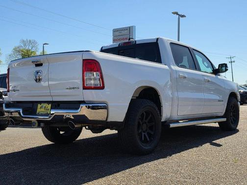 Bright White Clearcoat 2020 RAM 1500 Big Horn