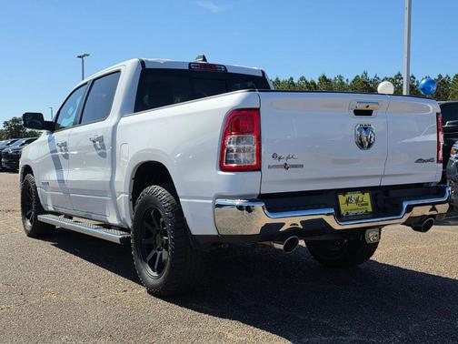 Bright White Clearcoat 2020 RAM 1500 Big Horn