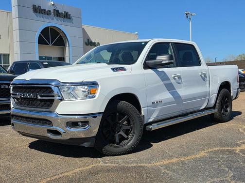 Bright White Clearcoat 2020 RAM 1500 Big Horn