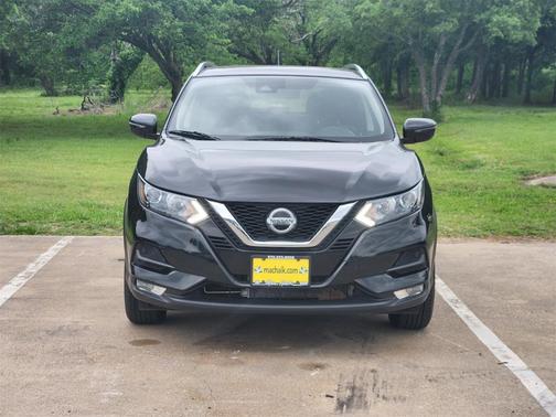 2022 Nissan Rogue Sport SV
