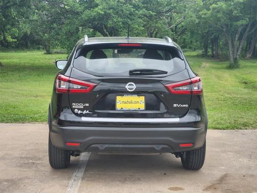 2022 Nissan Rogue Sport SV