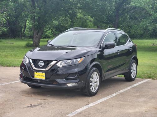 2022 Nissan Rogue Sport SV