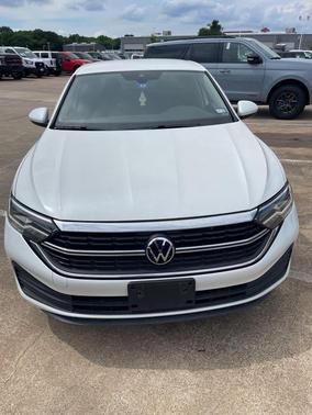 Opal White Pearl Effect 2023 Volkswagen Jetta 1.5T SE