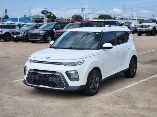 Snow White Pearl 2021 Kia Soul S
