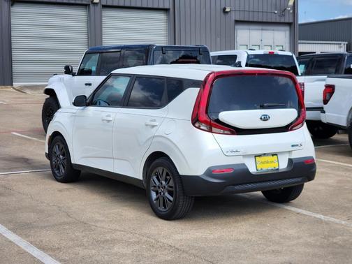 Snow White Pearl 2021 Kia Soul S