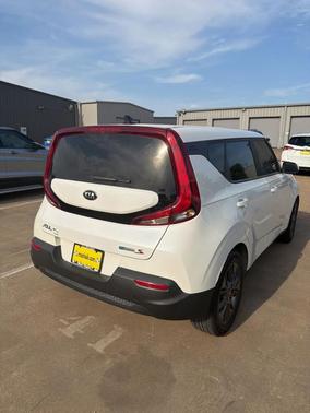 Snow White Pearl 2021 Kia Soul S