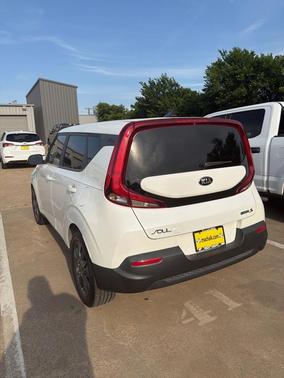 Snow White Pearl 2021 Kia Soul S